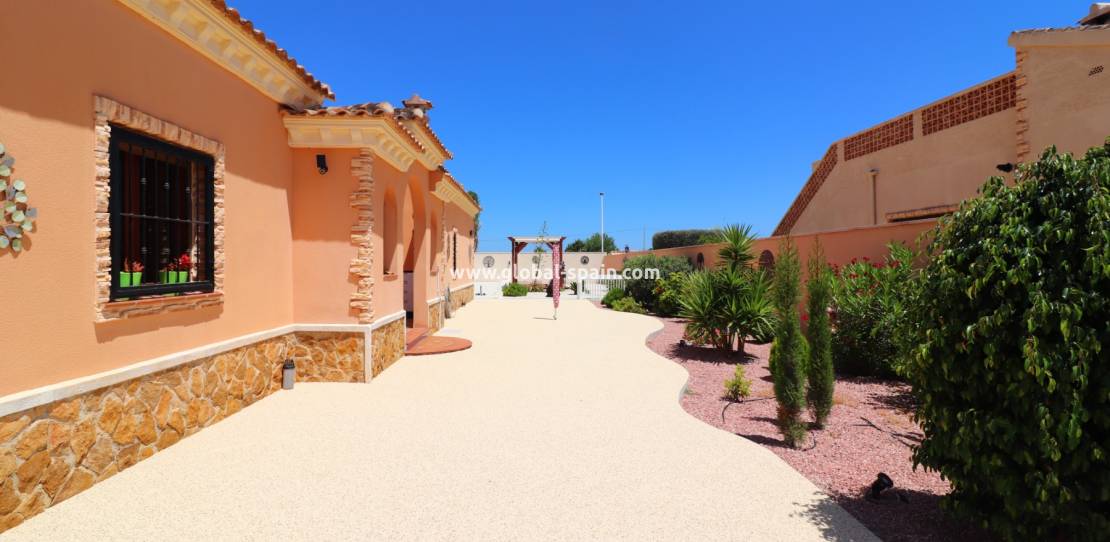 Odsprzedaż - Willa - Formentera del Segura - Fincas de La Vega
