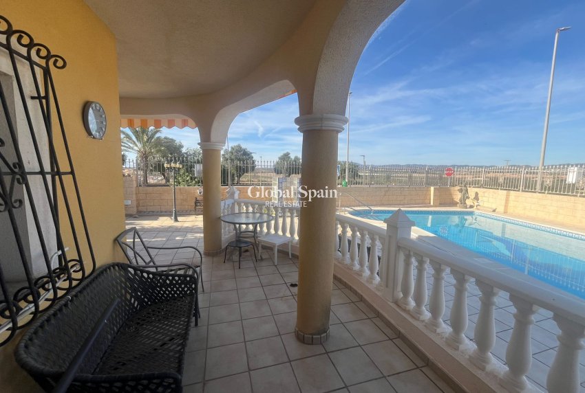 Odsprzedaż - WILLA  -
GEA Y TRUYOLS - Inland