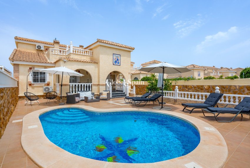 Odsprzedaż - WILLA  -
Gran Alacant - Costa Blanca