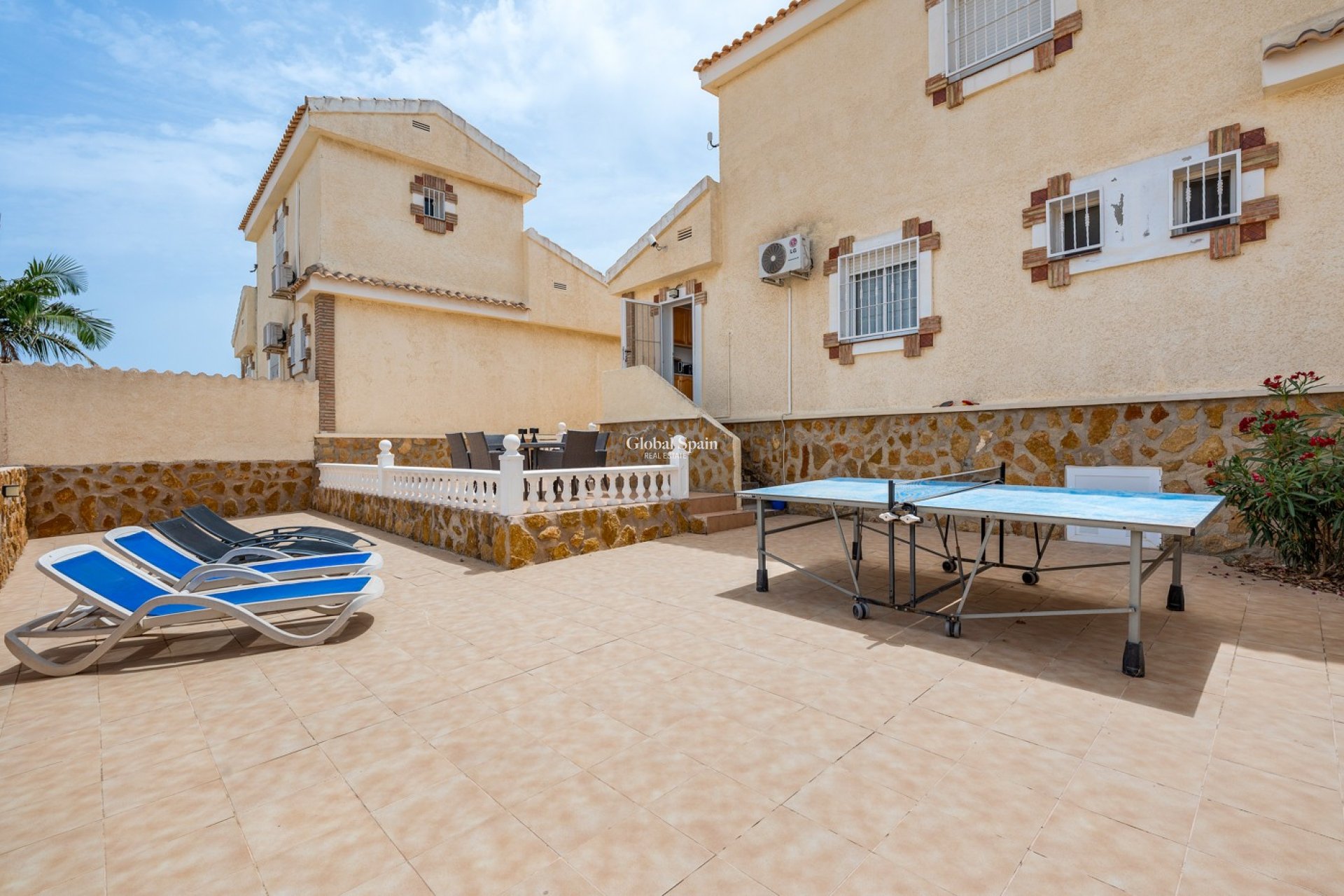 Odsprzedaż - WILLA  -
Gran Alacant - Costa Blanca
