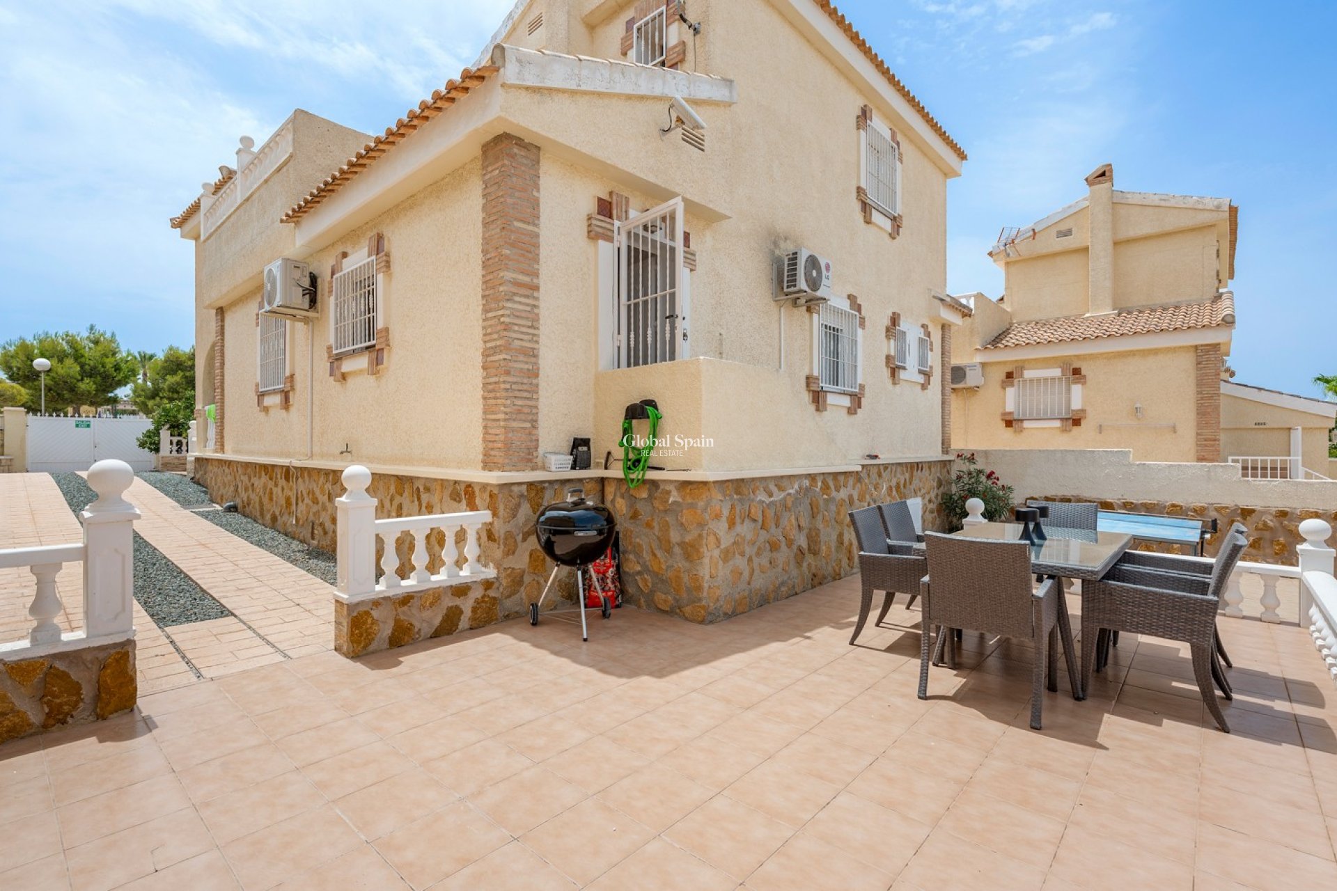 Odsprzedaż - WILLA  -
Gran Alacant - Costa Blanca