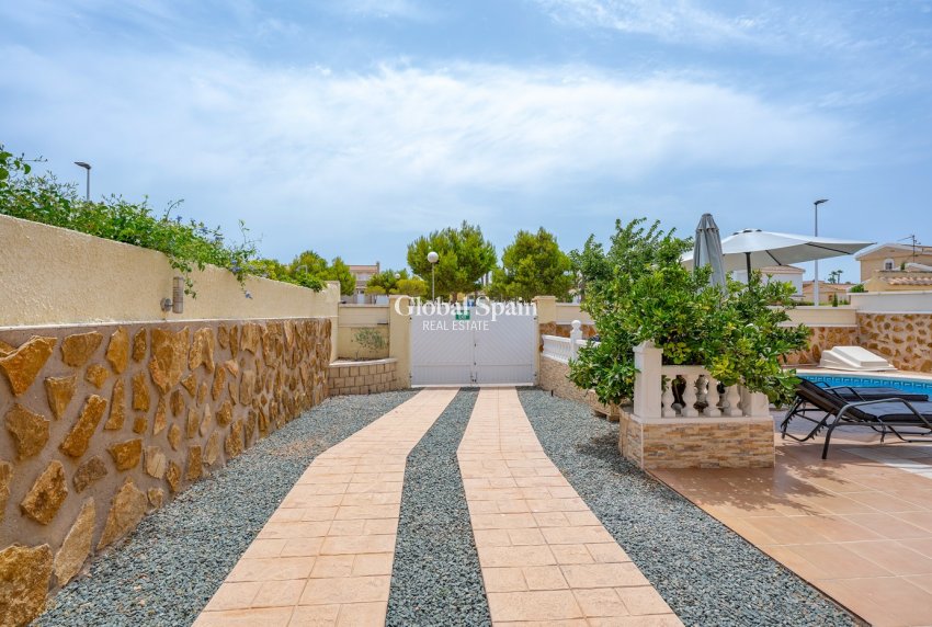 Odsprzedaż - WILLA  -
Gran Alacant - Costa Blanca