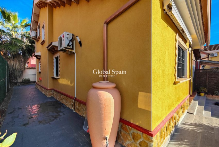 Odsprzedaż - WILLA  -
GUARDAMAR DEL SEGURA - Costa Blanca