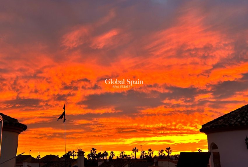 Odsprzedaż - WILLA  -
GUARDAMAR DEL SEGURA - EL RASO