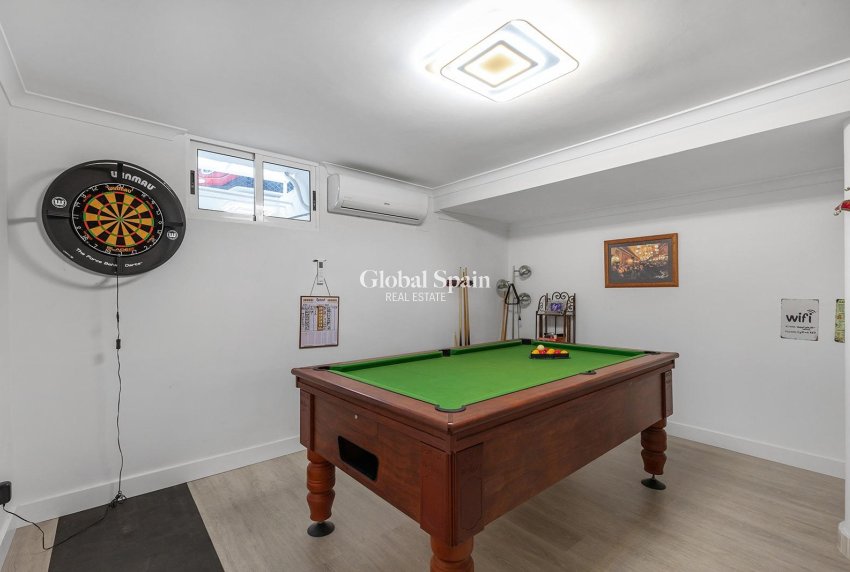 Odsprzedaż - WILLA  -
GUARDAMAR DEL SEGURA - Urbanizaciones