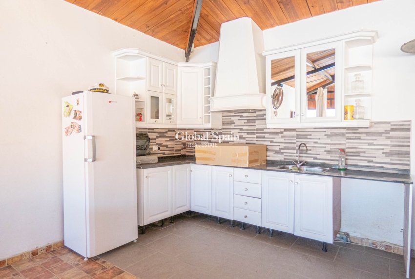 Odsprzedaż - WILLA  -
HEREDADES - Costa Blanca