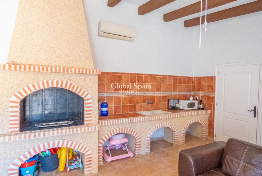 Odsprzedaż - WILLA  -
HEREDADES - Costa Blanca