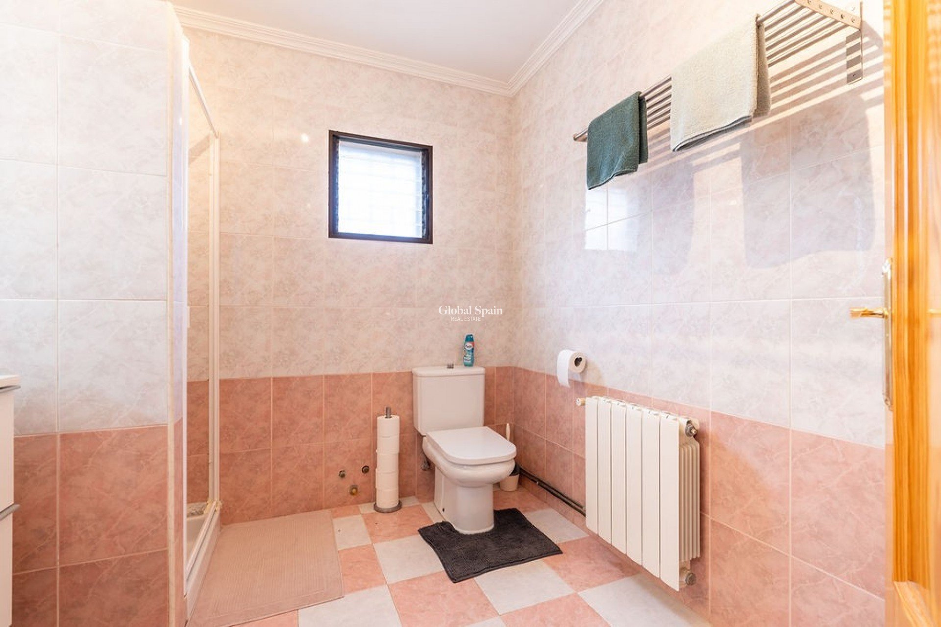 Odsprzedaż - WILLA  -
HONDÓN DE LAS NIEVES - Inland