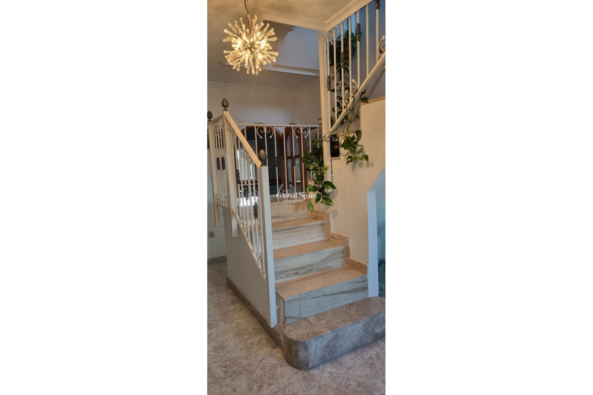 Odsprzedaż - WILLA  -
HONDÓN DE LOS FRAILES - Inland