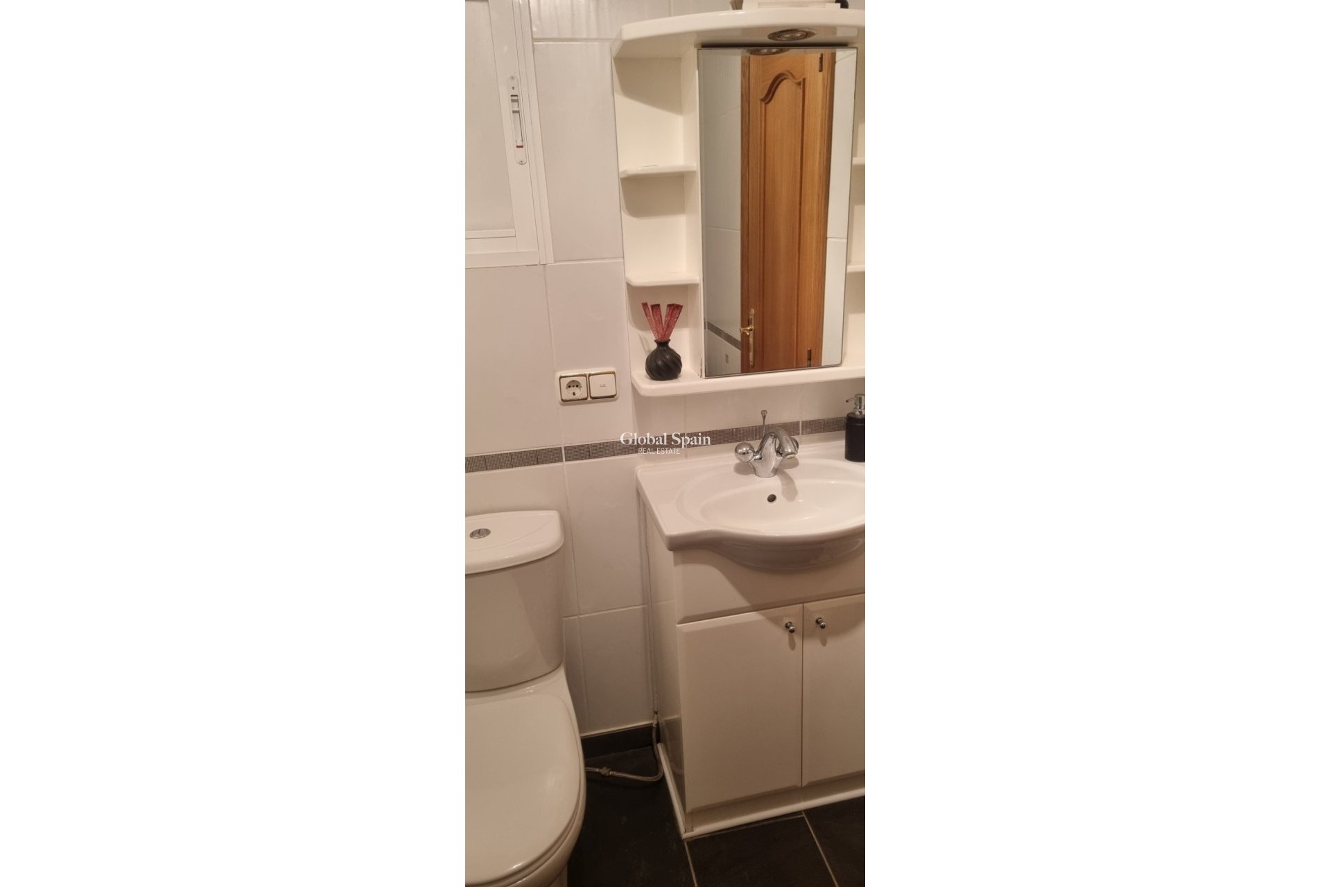 Odsprzedaż - WILLA  -
HONDÓN DE LOS FRAILES - Inland