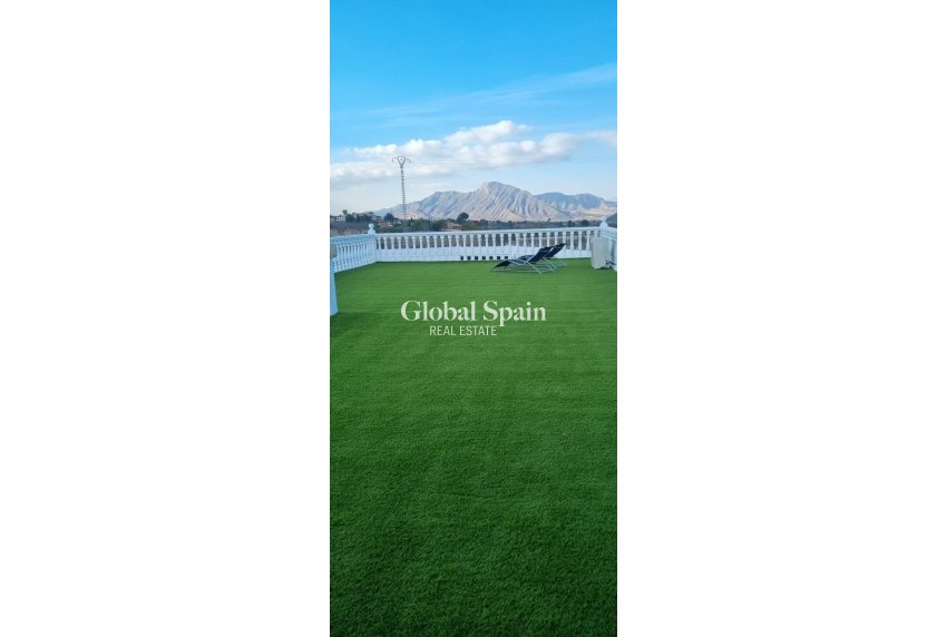 Odsprzedaż - WILLA  -
HONDÓN DE LOS FRAILES - Inland