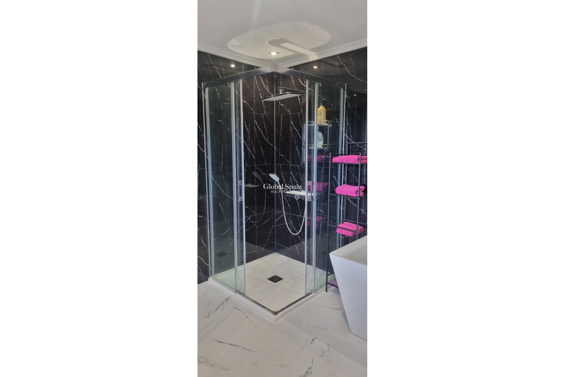 Odsprzedaż - WILLA  -
HONDÓN DE LOS FRAILES - Inland