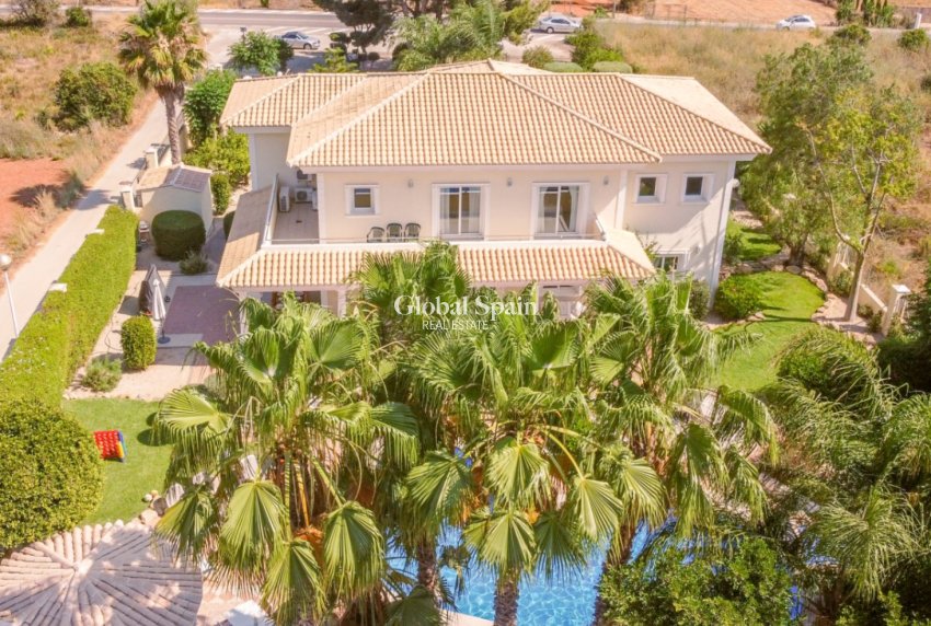 Odsprzedaż - WILLA  -
JÁVEA - Costa Blanca