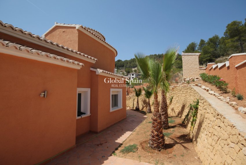 Odsprzedaż - WILLA  -
JÁVEA - Costa Blanca