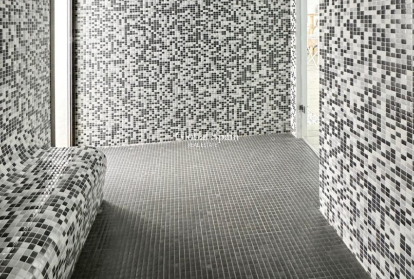 Odsprzedaż - WILLA  -
JÁVEA - Costa Blanca