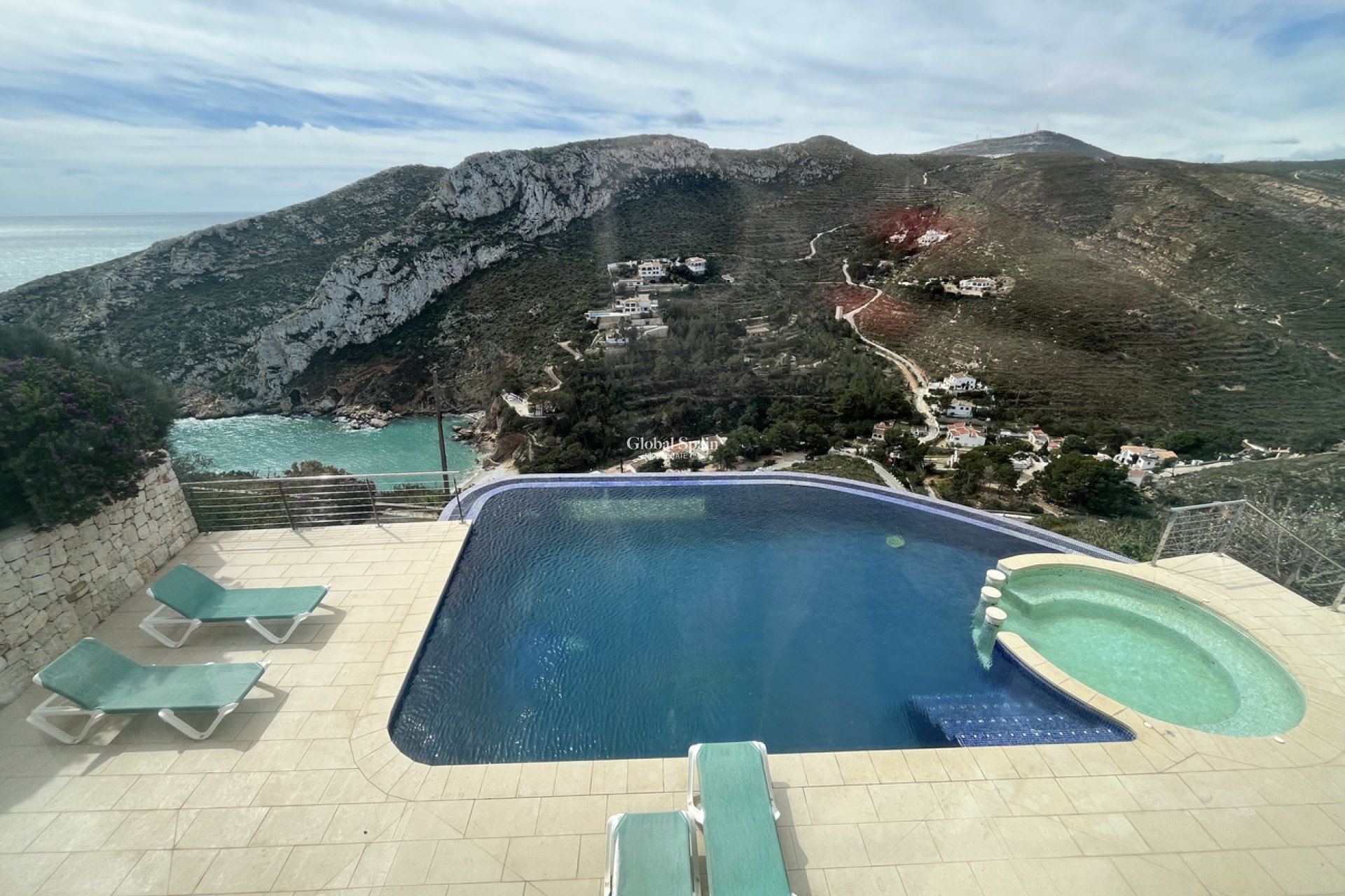 Odsprzedaż - WILLA  -
JÁVEA - Costa Blanca