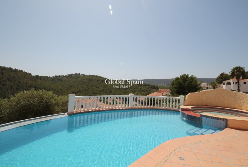 Odsprzedaż - WILLA  -
JÁVEA - Costa Blanca