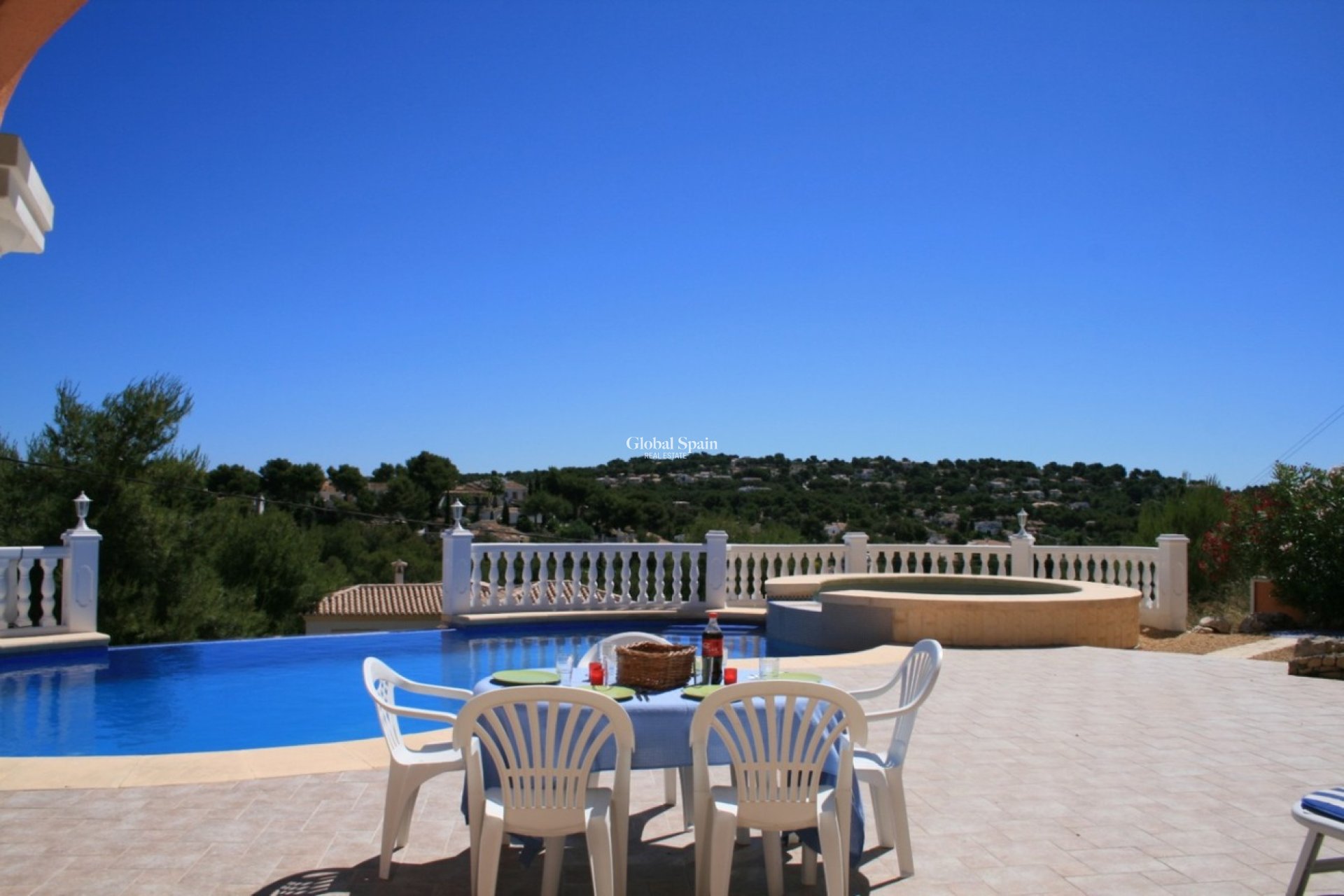 Odsprzedaż - WILLA  -
JÁVEA - Costa Blanca