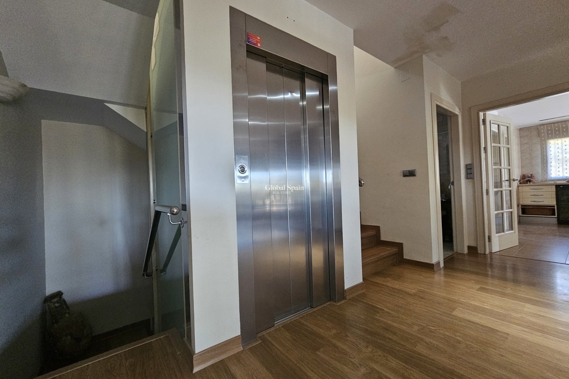 Odsprzedaż - WILLA  -
LA MANGA DEL MAR MENOR - Costa Calida