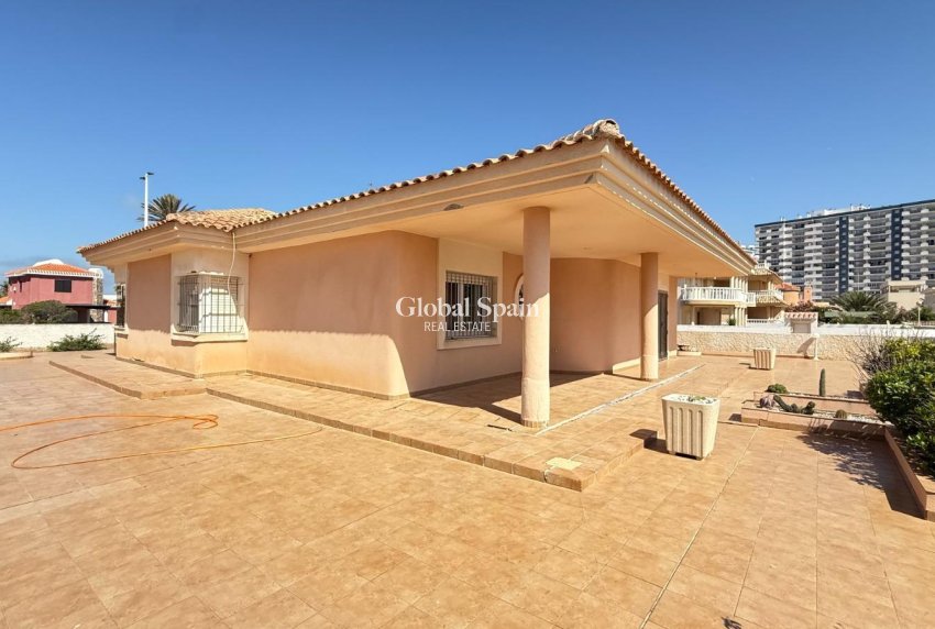 Odsprzedaż - WILLA  -
LA MANGA DEL MAR MENOR - Playa Del Galán