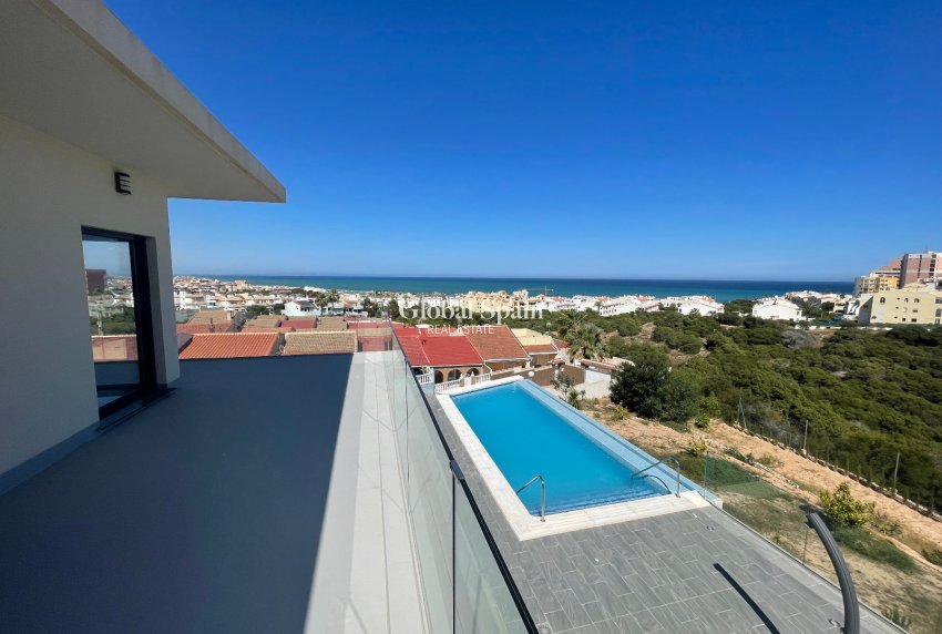 Odsprzedaż - WILLA  -
LA MATA - Costa Blanca