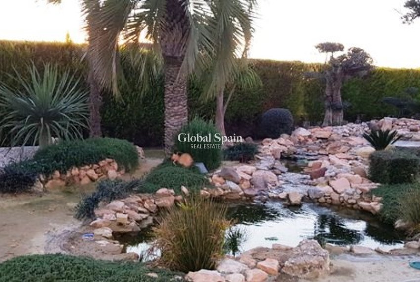 Odsprzedaż - WILLA  -
LA MATANZA - La Matanza