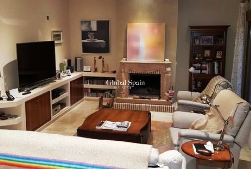 Odsprzedaż - WILLA  -
LA MATANZA - La Matanza