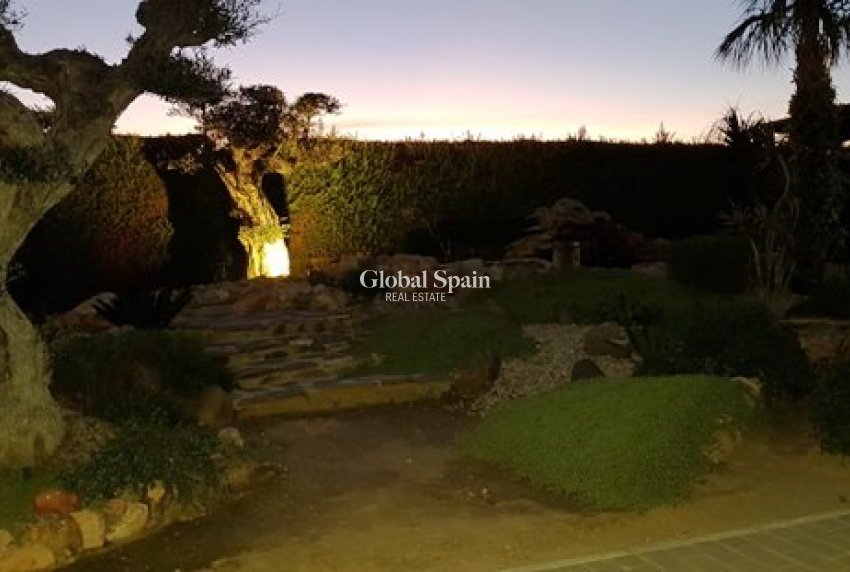 Odsprzedaż - WILLA  -
LA MATANZA - La Matanza