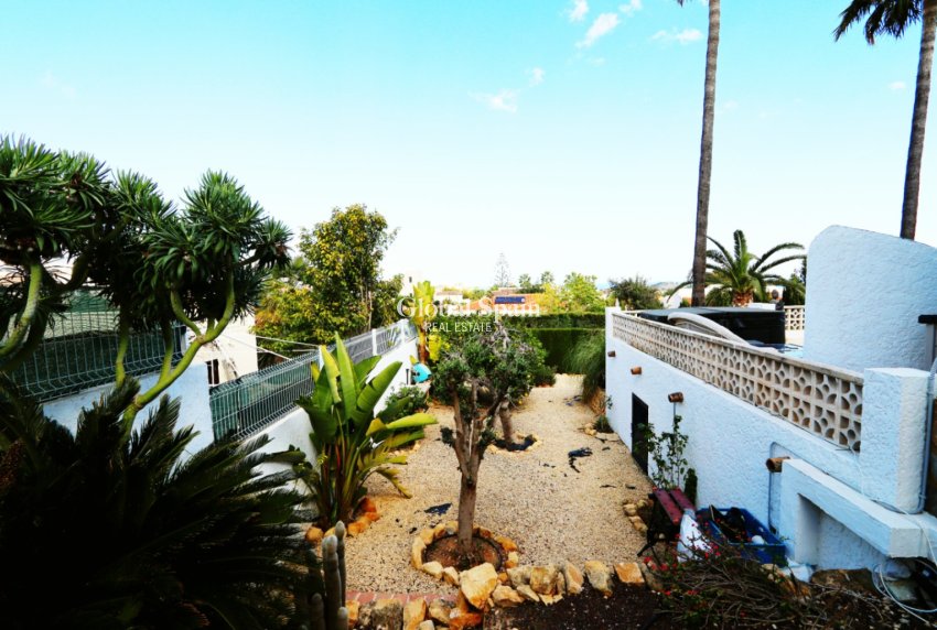 Odsprzedaż - WILLA  -
LA NUCÍA - Costa Blanca