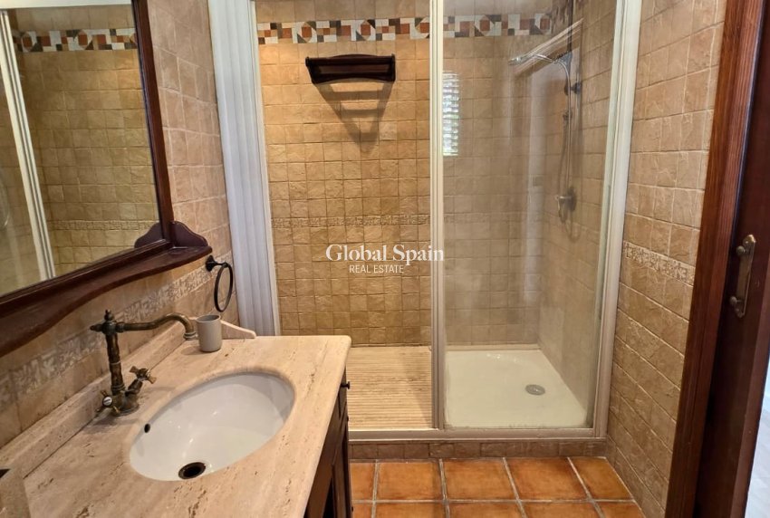 Odsprzedaż - WILLA  -
LA NUCÍA - La nucia