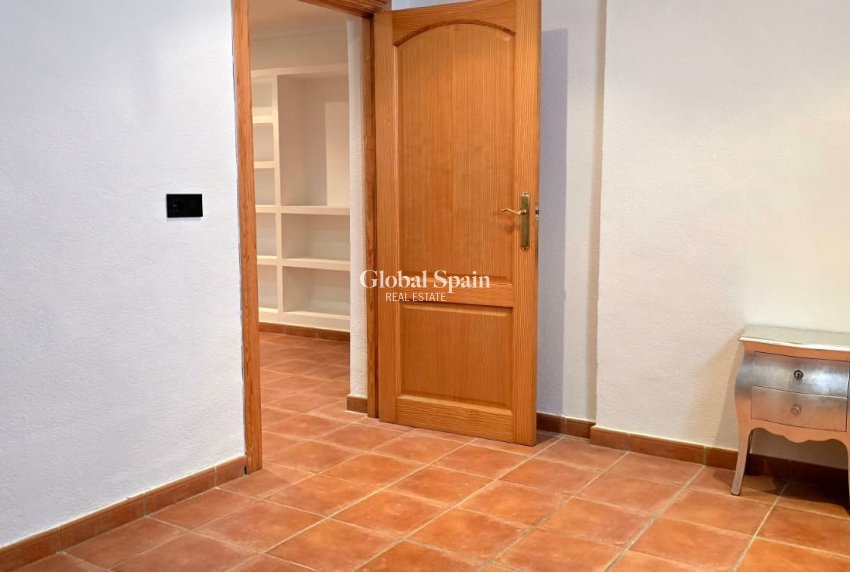 Odsprzedaż - WILLA  -
LA NUCÍA - La nucia