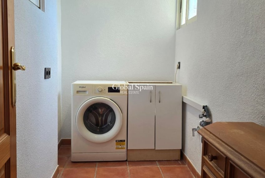 Odsprzedaż - WILLA  -
LA NUCÍA - La nucia