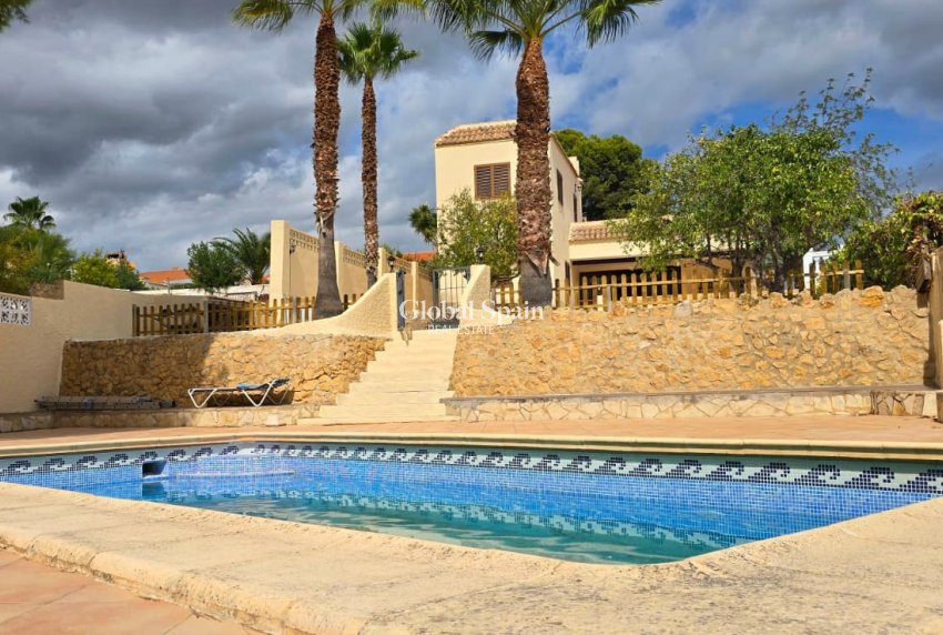 Odsprzedaż - WILLA  -
LA NUCÍA - La nucia