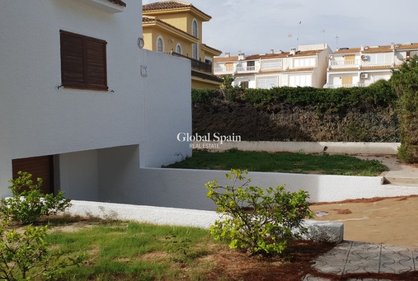 Odsprzedaż - WILLA  -
LA ZENIA - Costa Blanca