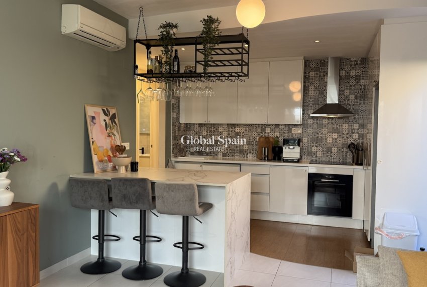 Odsprzedaż - WILLA  -
LA ZENIA - Costa Blanca