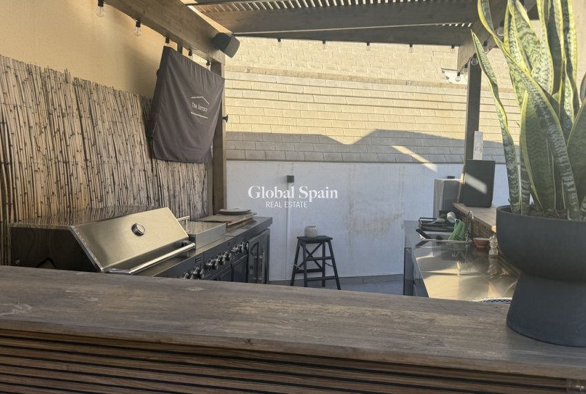 Odsprzedaż - WILLA  -
LA ZENIA - Costa Blanca