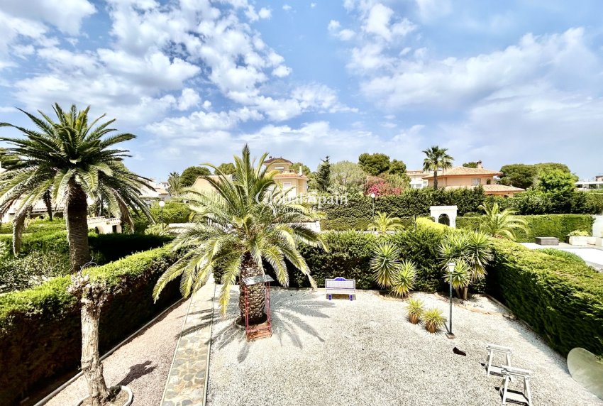 Odsprzedaż - WILLA  -
LA ZENIA - Costa Blanca