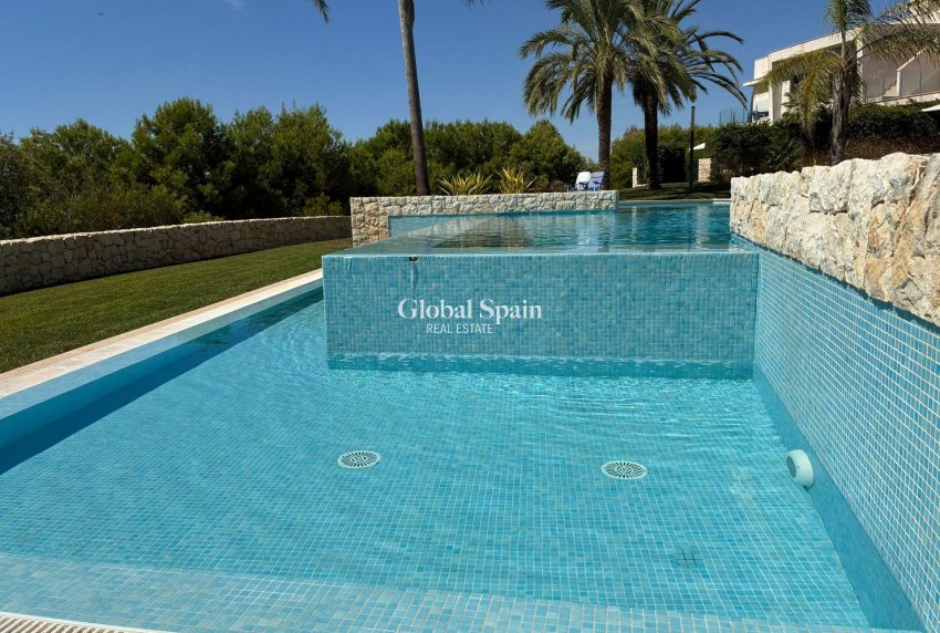 Odsprzedaż - WILLA  -
LO ROMERO GOLF - 