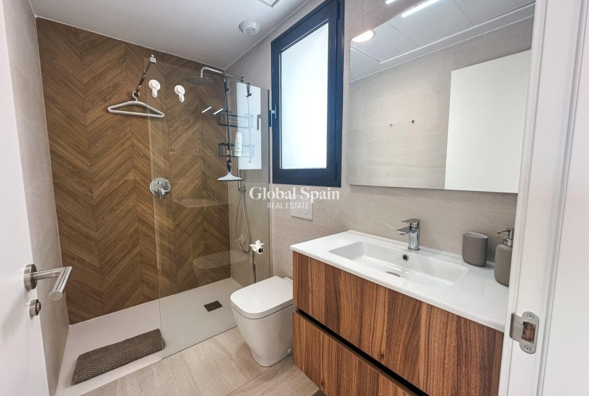 Odsprzedaż - WILLA  -
LOS ALCÁZARES - Dolores De Pacheco-santa Rosalía