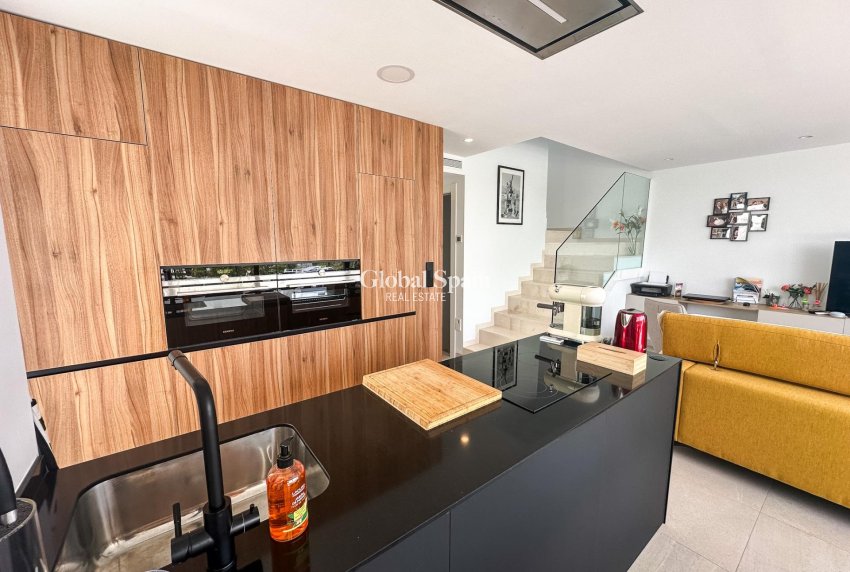 Odsprzedaż - WILLA  -
LOS ALCÁZARES - Dolores De Pacheco-santa Rosalía