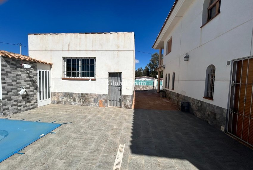 Odsprzedaż - WILLA  -
LOS ALCÁZARES - Las Lomas Del Rame-bahía Bella