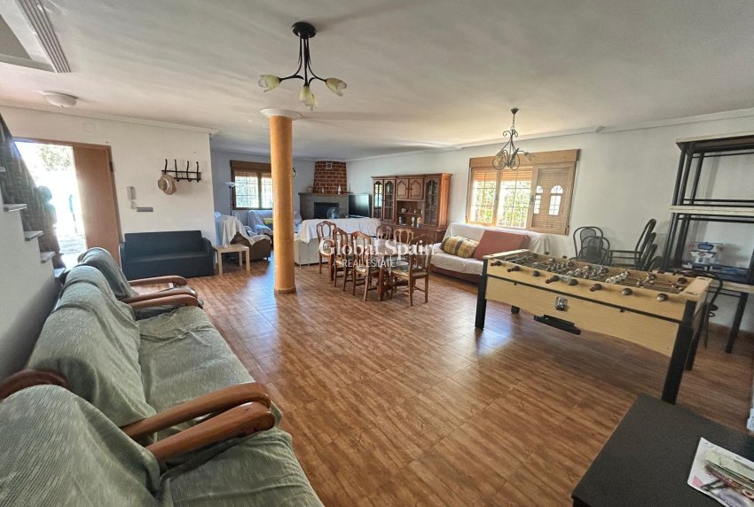 Odsprzedaż - WILLA  -
LOS ALCÁZARES - Las Lomas Del Rame-bahía Bella