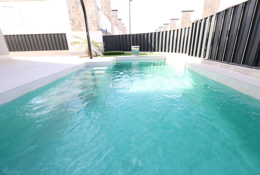 Odsprzedaż - Willa -
LOS ALCÁZARES