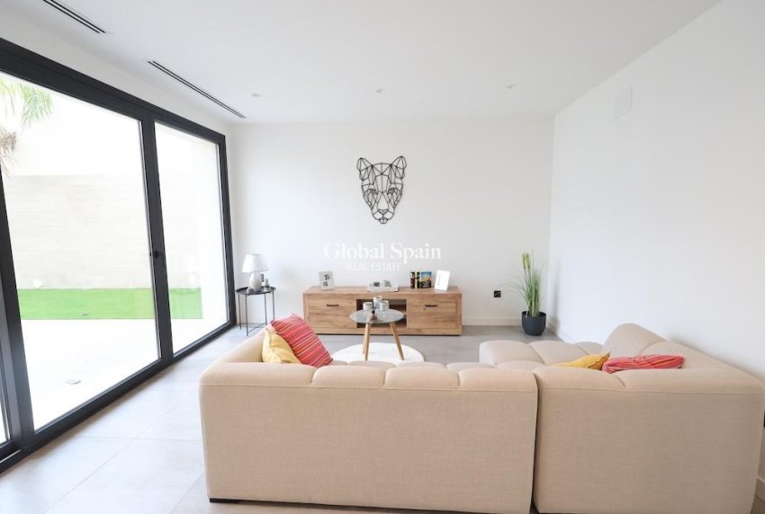 Odsprzedaż - WILLA  -
LOS ALCÁZARES