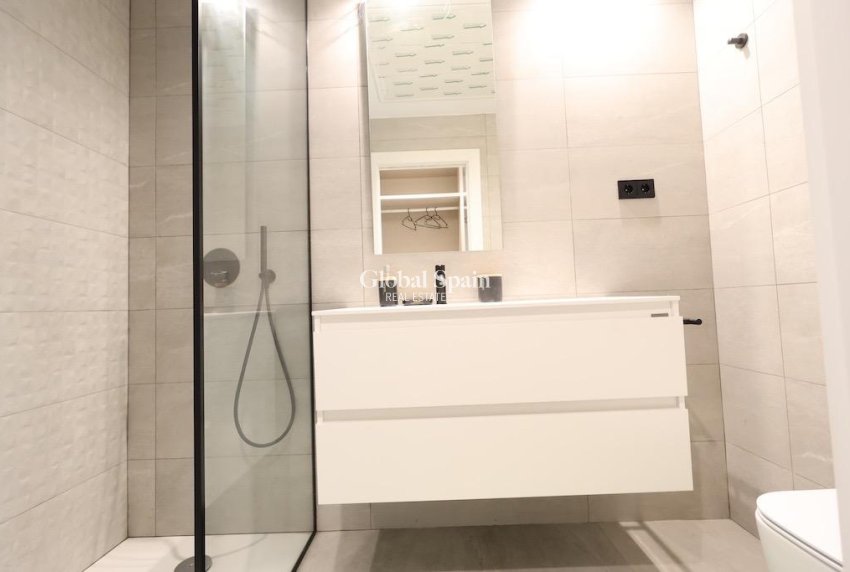 Odsprzedaż - WILLA  -
LOS ALCÁZARES