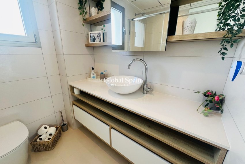 Odsprzedaż - WILLA  -
LOS ALCÁZARES