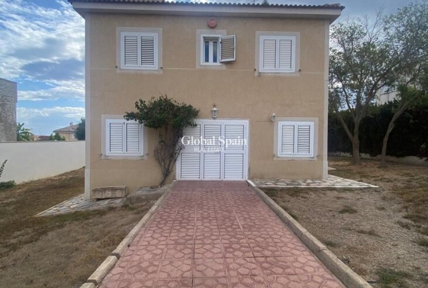 Odsprzedaż - WILLA  -
LOS BALCONES - LOS ALTOS - Costa Blanca