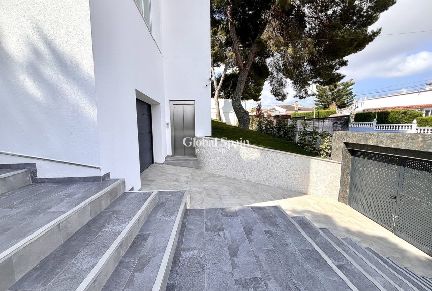 Odsprzedaż - WILLA  -
LOS BALCONES - LOS ALTOS - Costa Blanca