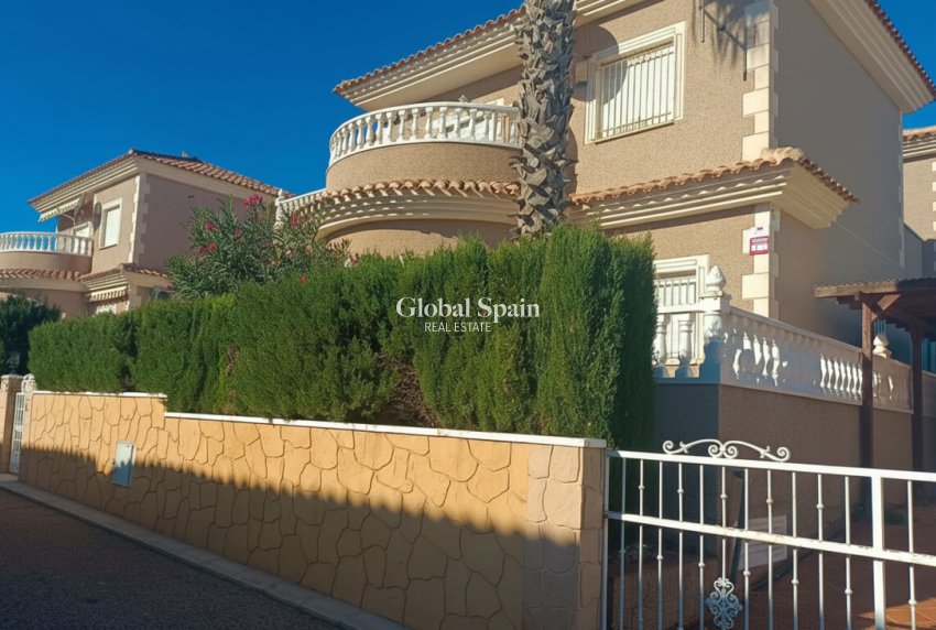 Odsprzedaż - WILLA  -
LOS BALCONES - LOS ALTOS - Costa Blanca