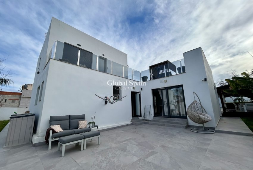 Odsprzedaż - WILLA  -
LOS BALCONES - LOS ALTOS - Costa Blanca